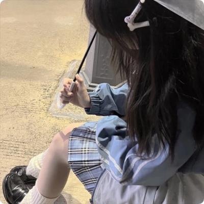 银色悬崖